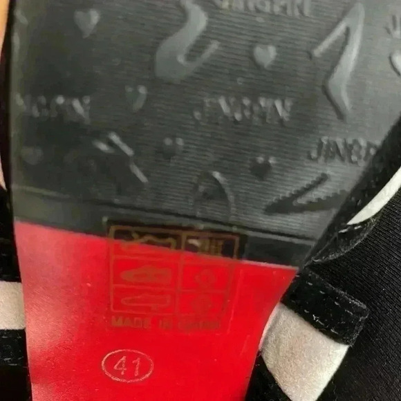 Eye-catching woman’s size 41 Jingpin heels. - Picture 5 of 8